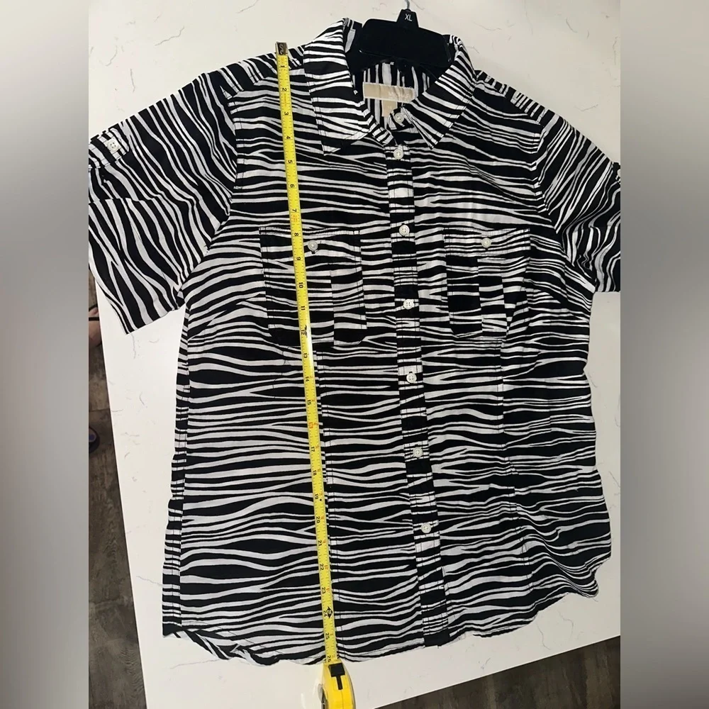 Michael Kors Button Up Shirt Women Black White Zebra Print Short Sleeve size 14